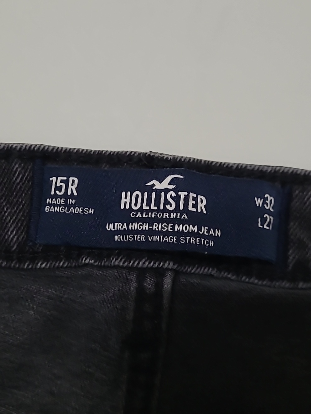 Hollister Charcoal Grey/Light Black High-Rise Mom Jeans with Raw Hem size 15R - Picture 4 of 7